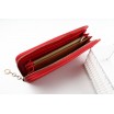 Dámská červená peněženka s ozdobným přívěskem na zipu