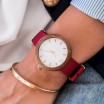 Dřevěné hodinky dámské v červeno bílé barvě s textilním řemínkem