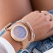 Stylové dřevěné hodinky pro dámy ve fialové barvě