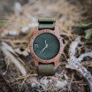Náramkové pánské dřevěné hodinky zelené