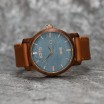 Pánské modro hnědé náramkové hodinky ze dřeva