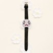 Elegantní dámské náramkové hodinky s černým páskem a motýlky na ciferníku