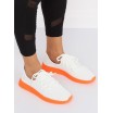 Pohodlná dámská sportovní obuv s oranžovou podrážkou
