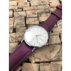 Dámské náramkové hodinky s bílým ciferníkem a fialovým řemínkem