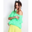 Trendy dámský svetr v módní neonově zelené jarní barvě