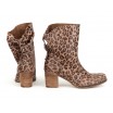Dámské kožené leopardí boty na módním podpatku a zadní přezkou