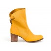 Stylové dámské kožené boty kovbojky v krásné žluté barvě