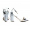 Společenské dámské kožené stříbrné sandálky s páskem