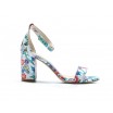 Letní dámské kožené sandály bílé s květinovým motivem a na podpatku