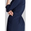 Trendy dámské šaty tmavě modré s překlápěním a trendy páskem