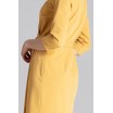Originální dámské žluté šaty rovného obálkového střihu a páskem