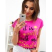 Módní neonově růžové dámské tričko s cool nápisem