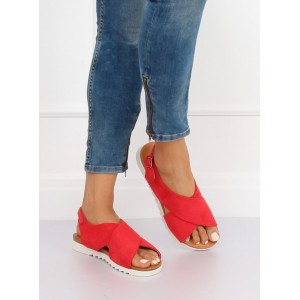 Červené dámské semišové sandály na nízké bílé podrážce