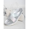 Stylové stříbrné dámské pantofle s překříženým designem