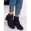 Granátově modré dámské kotníkové boty na módním plném podpatku