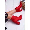 Luxusní dámské červené kotníkové kozačky na podpatku s trendy cvoky