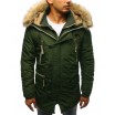 Dlouhá pánská zimní bunda s kapucí a kožešinou zelené barvy