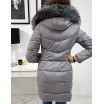 Šedá dámská prošívaná zimní bunda s kapucí a kožešinou