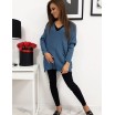 Pohodlný dámský svetr v modré barvě