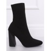 Kotníkové dámské boty v černé barvě na podpatku