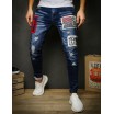 Moderní roztrhané pánské džíny s nášivkami