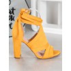 Dámské vázané sandály ve žluté barvě na podpatku