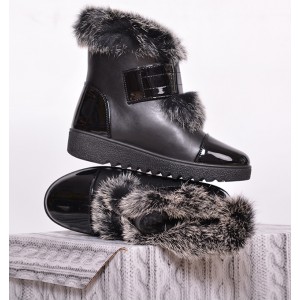 Černá dámská kotníková obuv s kožešinou na zimu