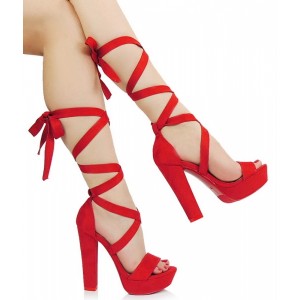 Okouzlující sandály na vysokém podpatku v červené barvě