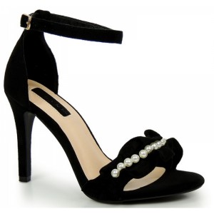 Elegantní černé dámské sandály s perlami