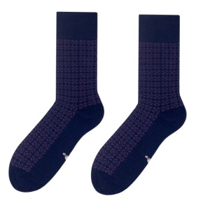 Moderní pánské ponožky modré barvy s fialovým vzorem