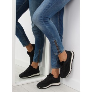 Moderní dámské černé sportovní boty s černo bílou podrážkou