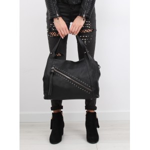Černá dámská kabelka na rameno s vybíjením a ozdobným zipem