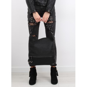 Jednoduchá dámská kabelka na rameno černé barvy ozdobena zipem