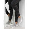 Pohodlná dámská sportovní obuv šedé barvy s bílou podrážkou a gumou