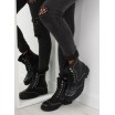 Moderní černé dámské boty na zimu se stříbrným ozdobami