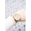 Elegantní béžové dámské hodinky se zlatými detaily a koženým řemínkem