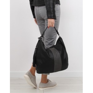 Černá dámská kabelka na zip s odnímatelným střapcem