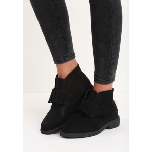Černé zateplené dámské kotníkové boty na nízkém podpatku