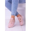 Sportovní obuv v růžové barvě