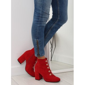 Kotníkové dámské boty na hrubém podpatku v červené barvě