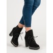 Stylové černé semišové dámské kotníkové boty na hrubém podpatku